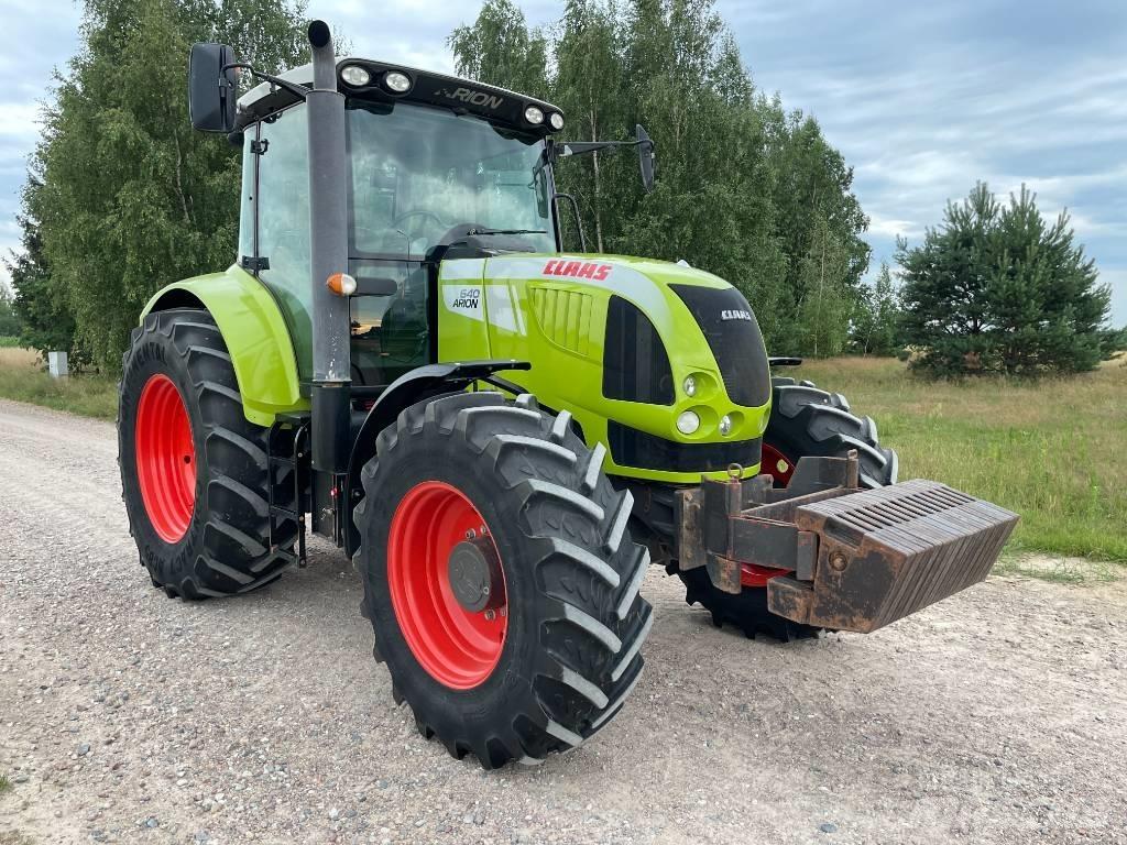 CLAAS Arion 640 Traktori