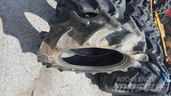  Pneus 9.5-24 Gume, točkovi i felne