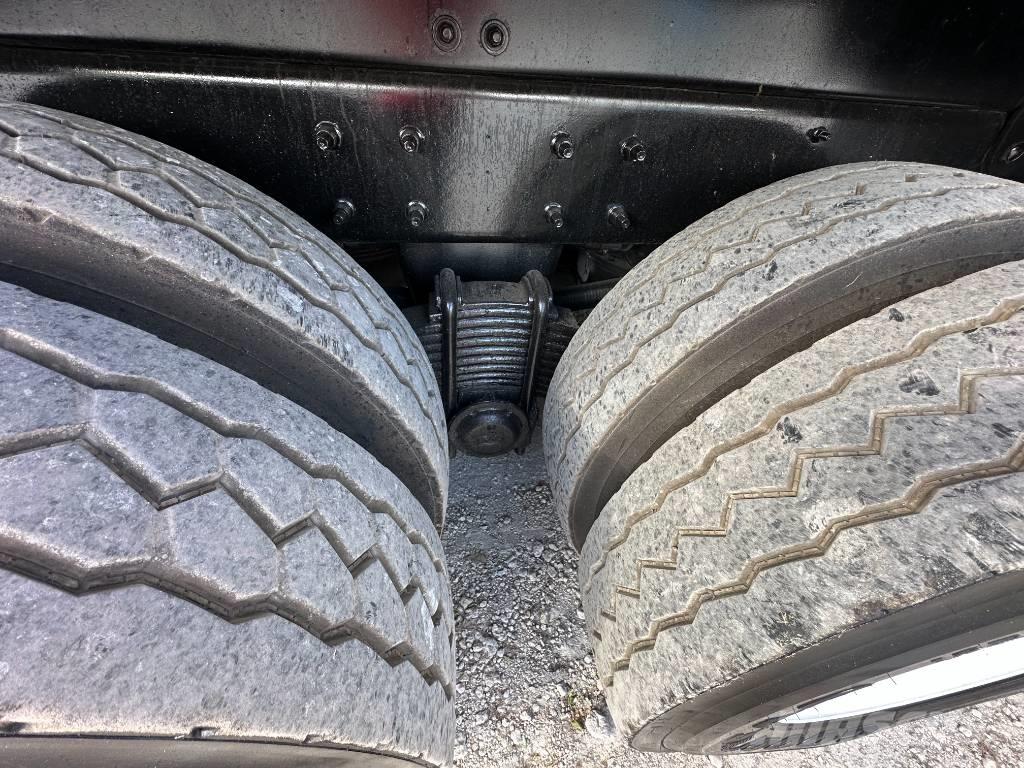 Mack GU713 Kombi vozila/ vakum kamioni