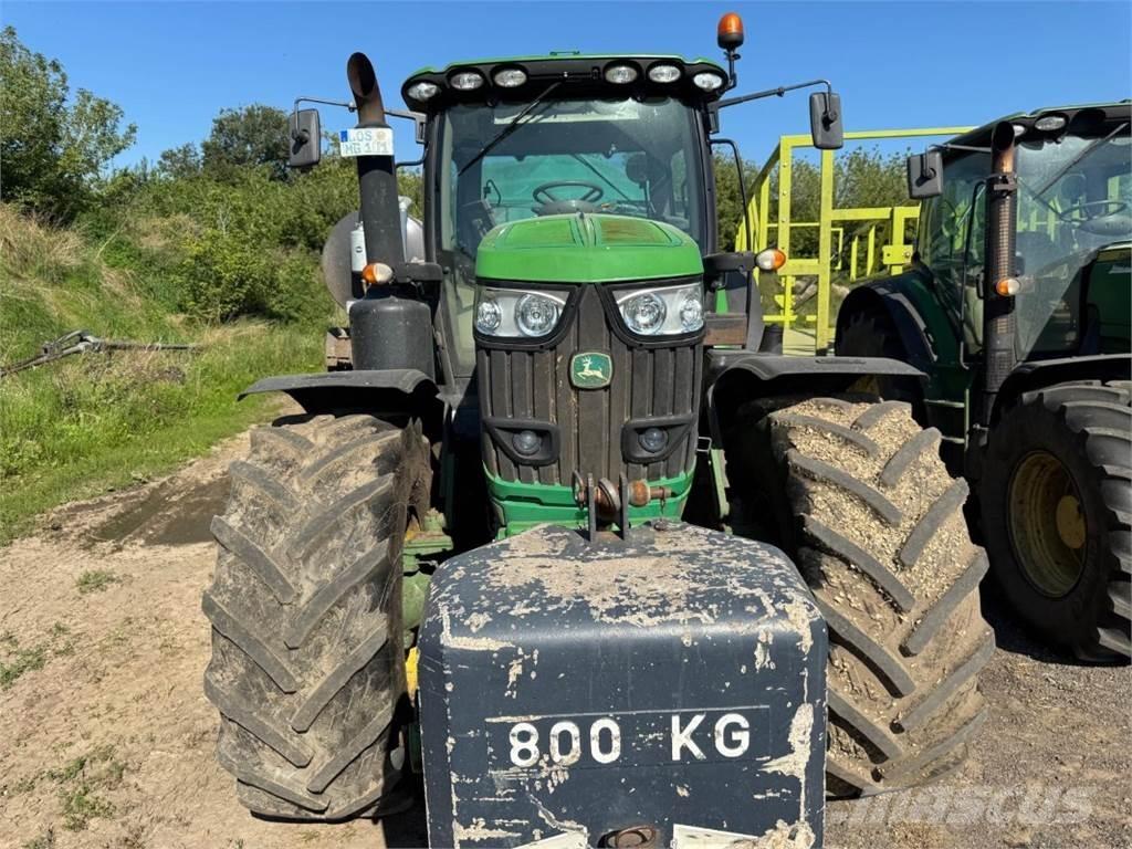 John Deere 6215 R Traktori