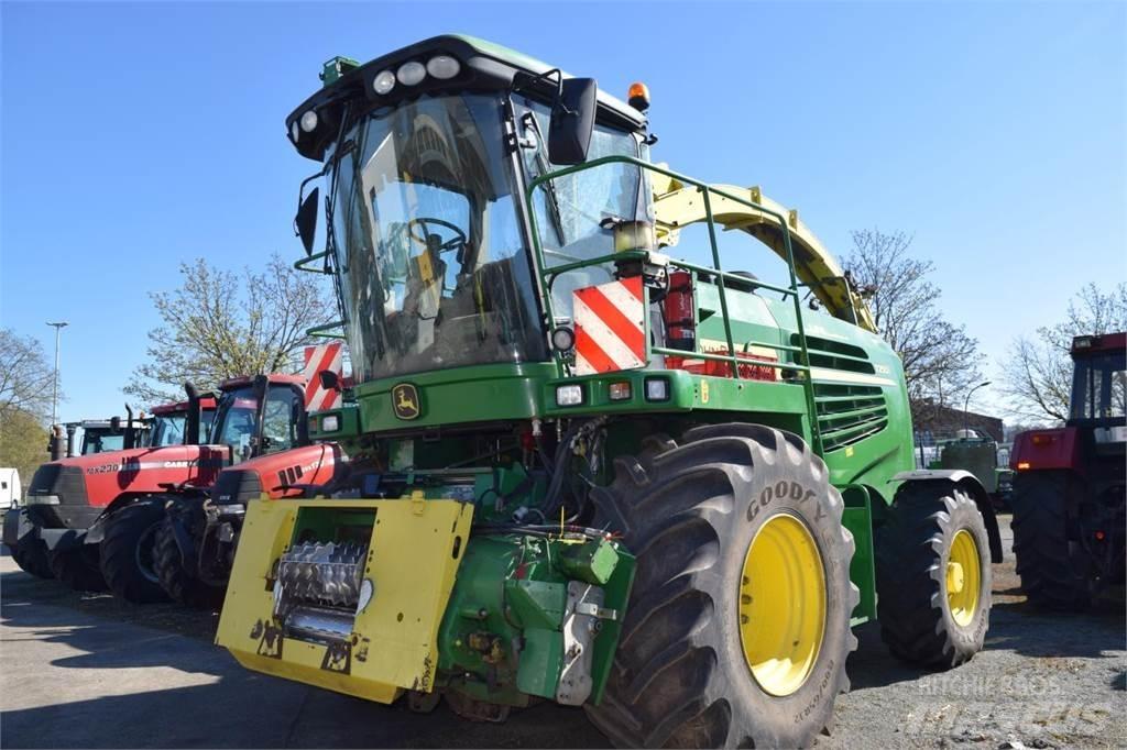 John Deere 7250 i Mašine za stočnu hranu sa sopstvenim pogonom