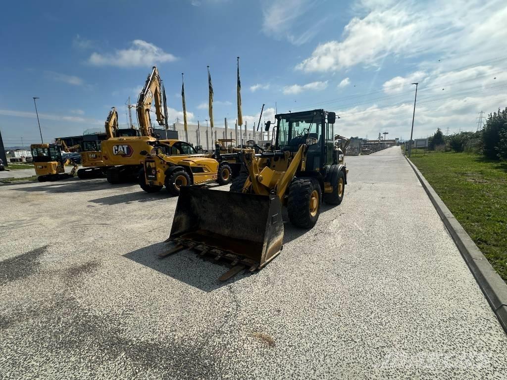 CAT 906 M Utovarivači na točkove