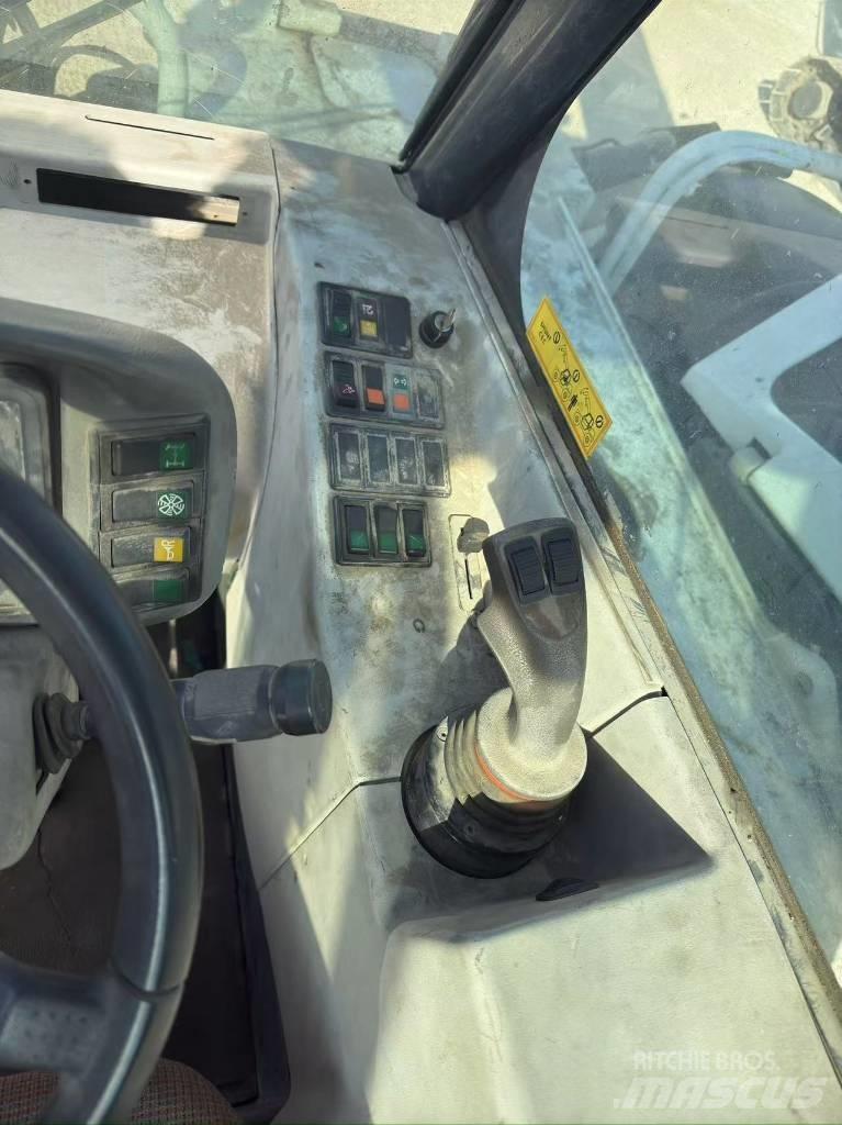 Bobcat T 40.140 Teleskopski viljuškari