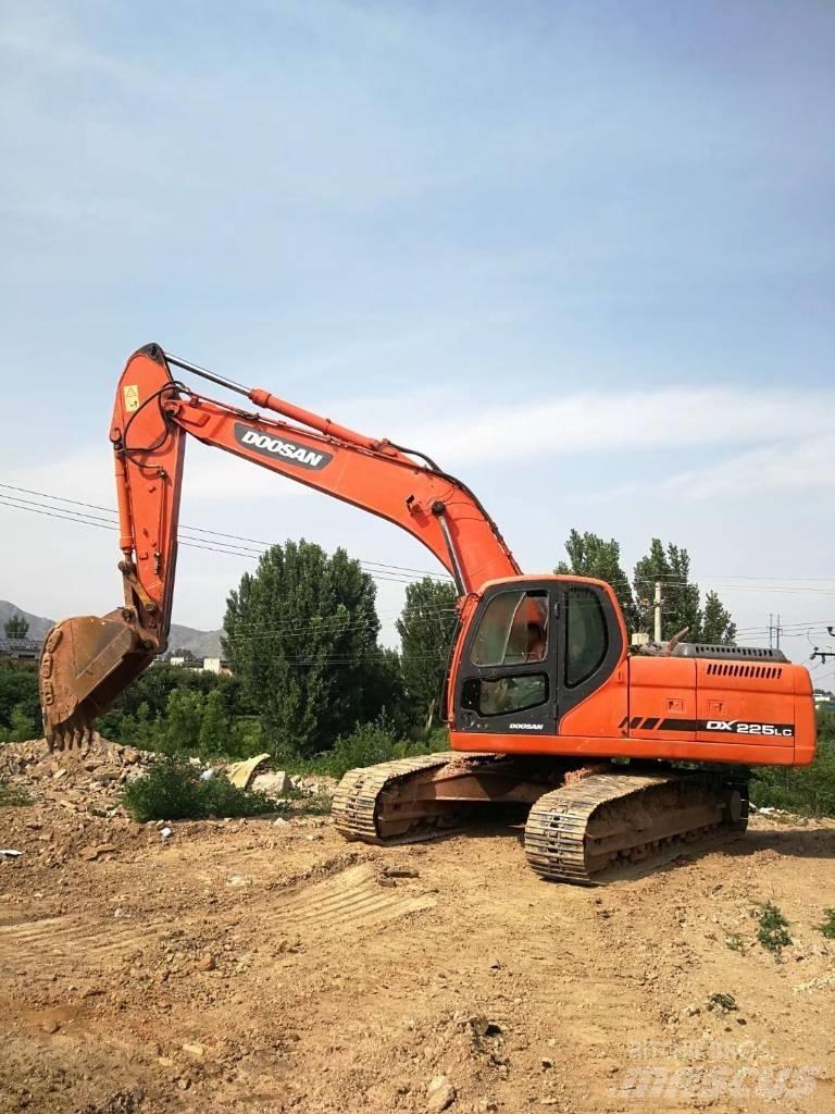 Doosan dx225 Bageri guseničari