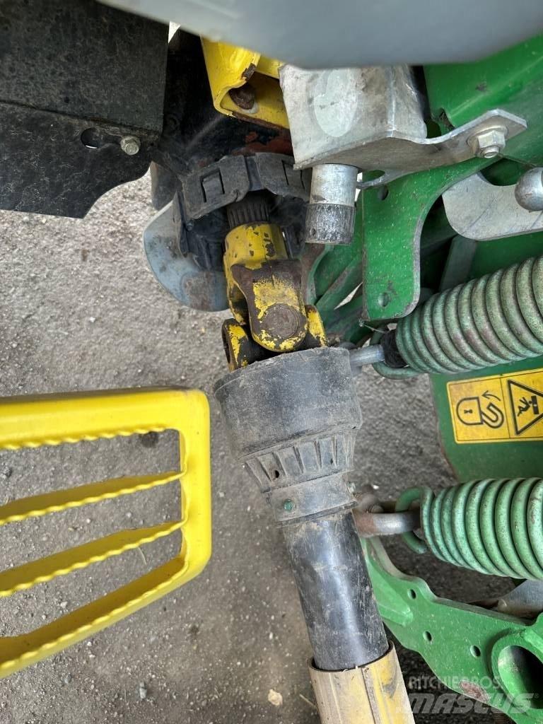 John Deere 8600 Mašine za stočnu hranu sa sopstvenim pogonom