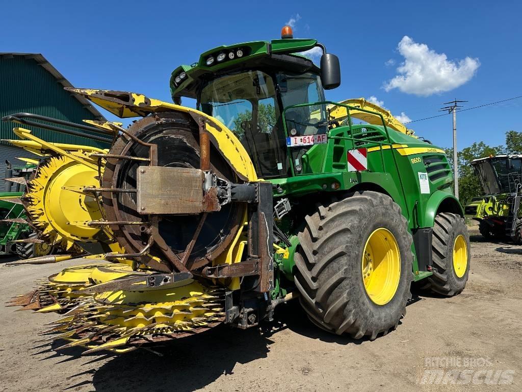 John Deere 8600 Mašine za stočnu hranu sa sopstvenim pogonom