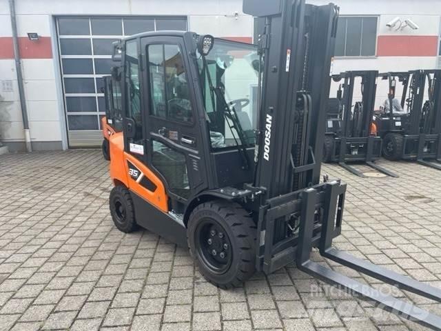 Doosan D35C-9 Dizelski viljuškari