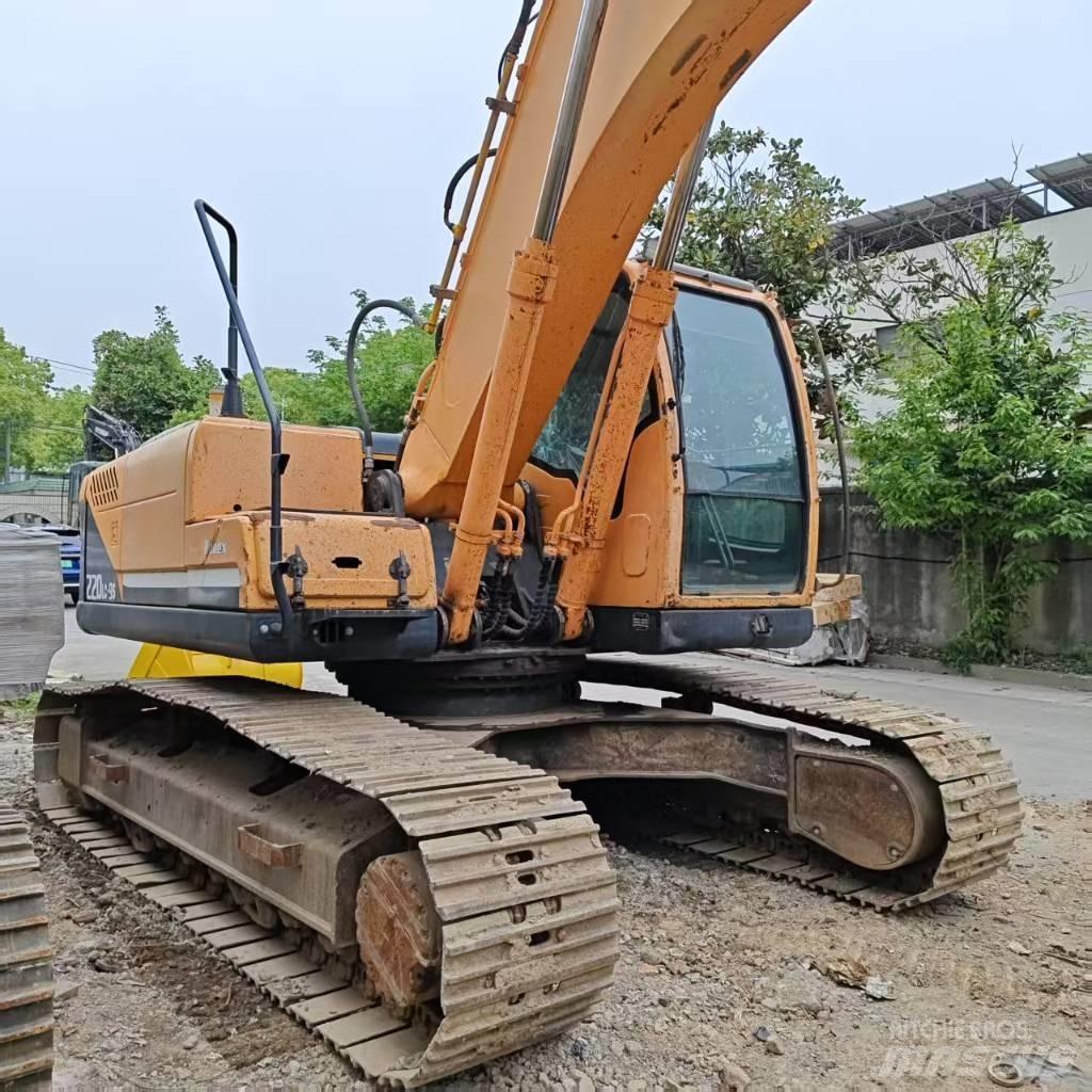 Hyundai Robex 220-9 Bageri guseničari