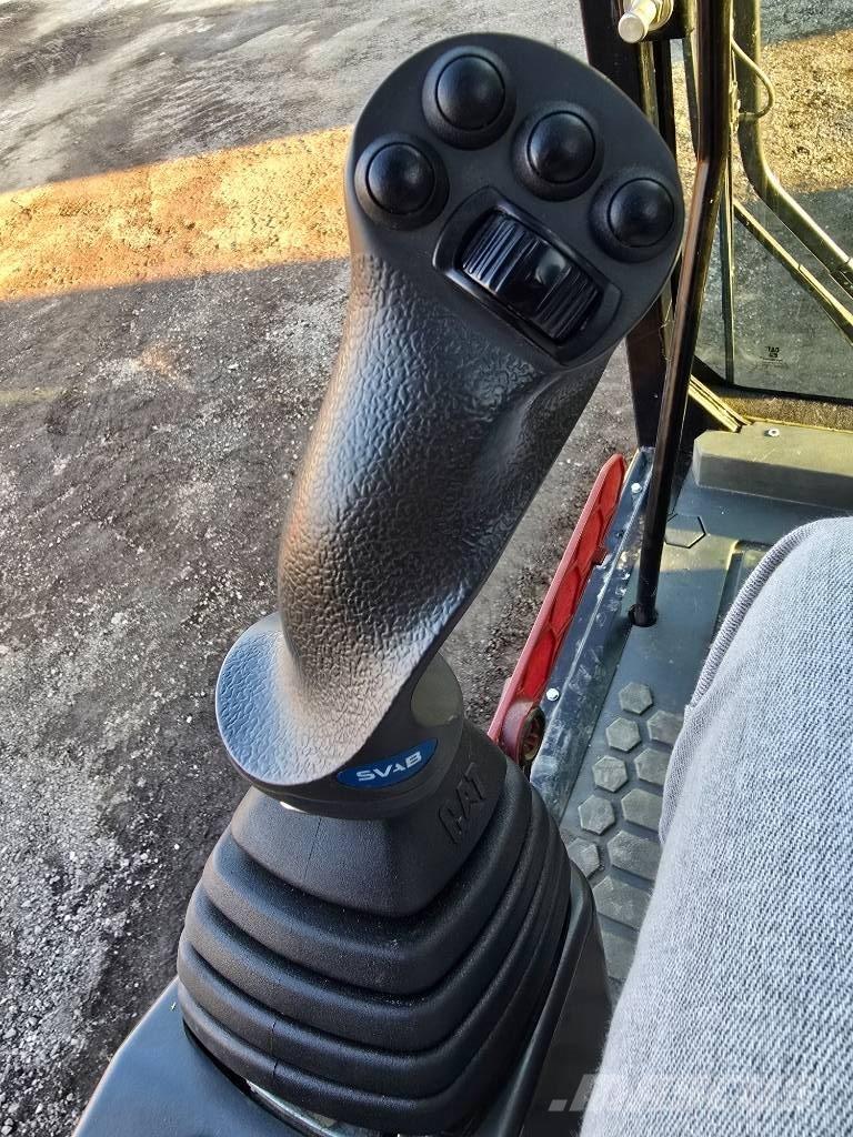 CAT 318 F Bageri točkaši