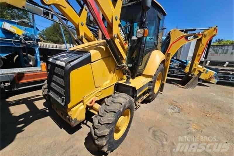 CAT 426F2 TLB Rovokopači