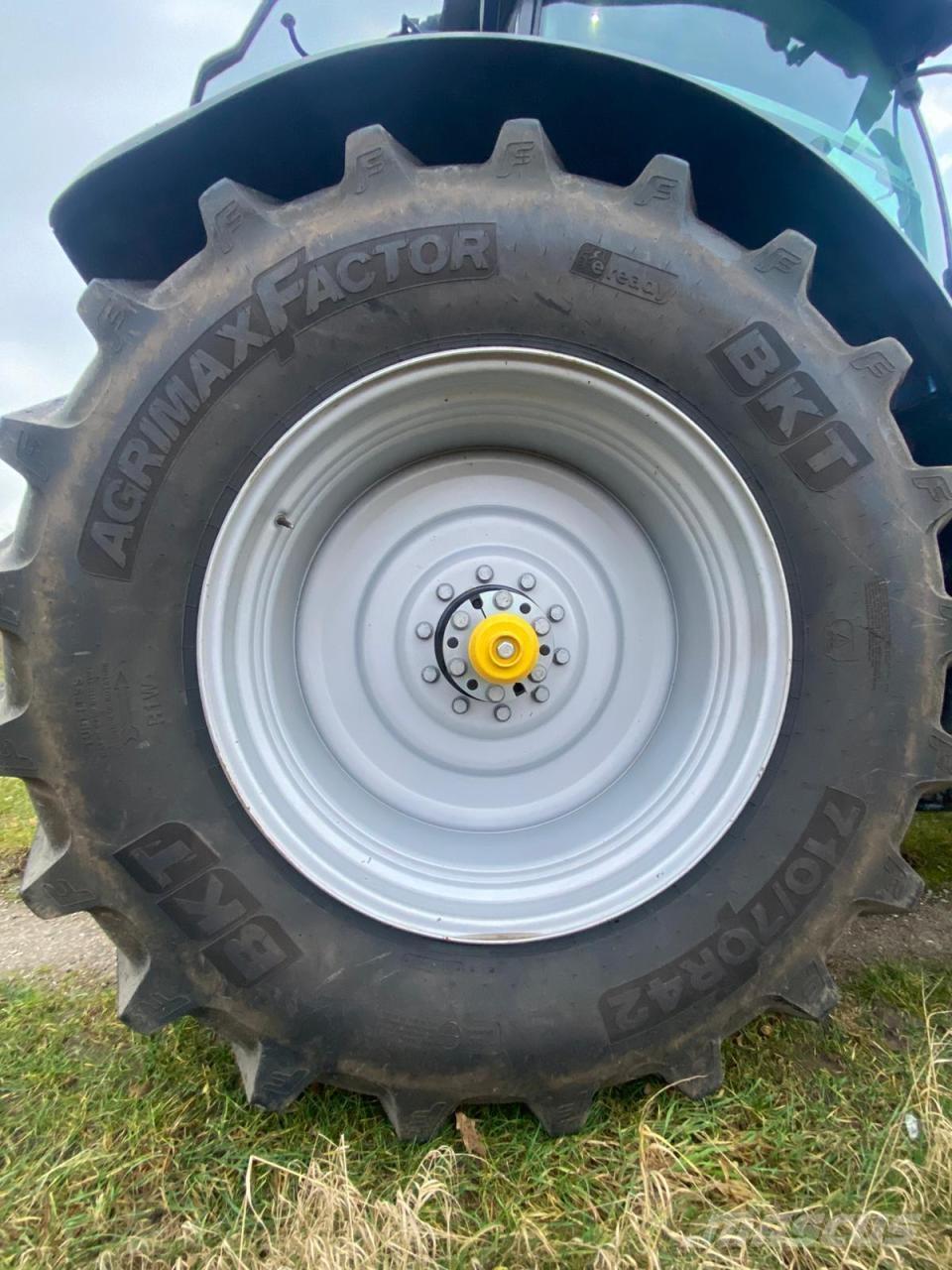 New Holland T7.230 Traktori