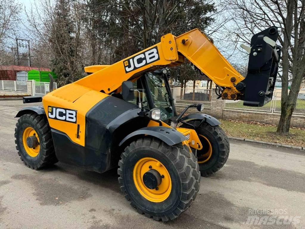 JCB 527-58 Poljoprivredni teleskopski utovarivači