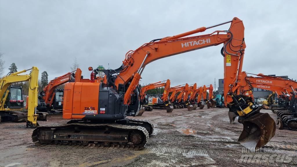 Hitachi ZX225USLC-6 Bageri guseničari