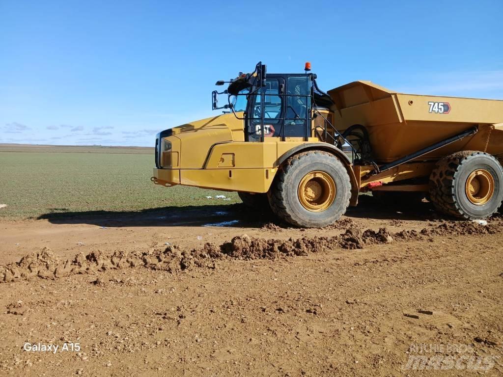 CAT 745 Zglobni damperi
