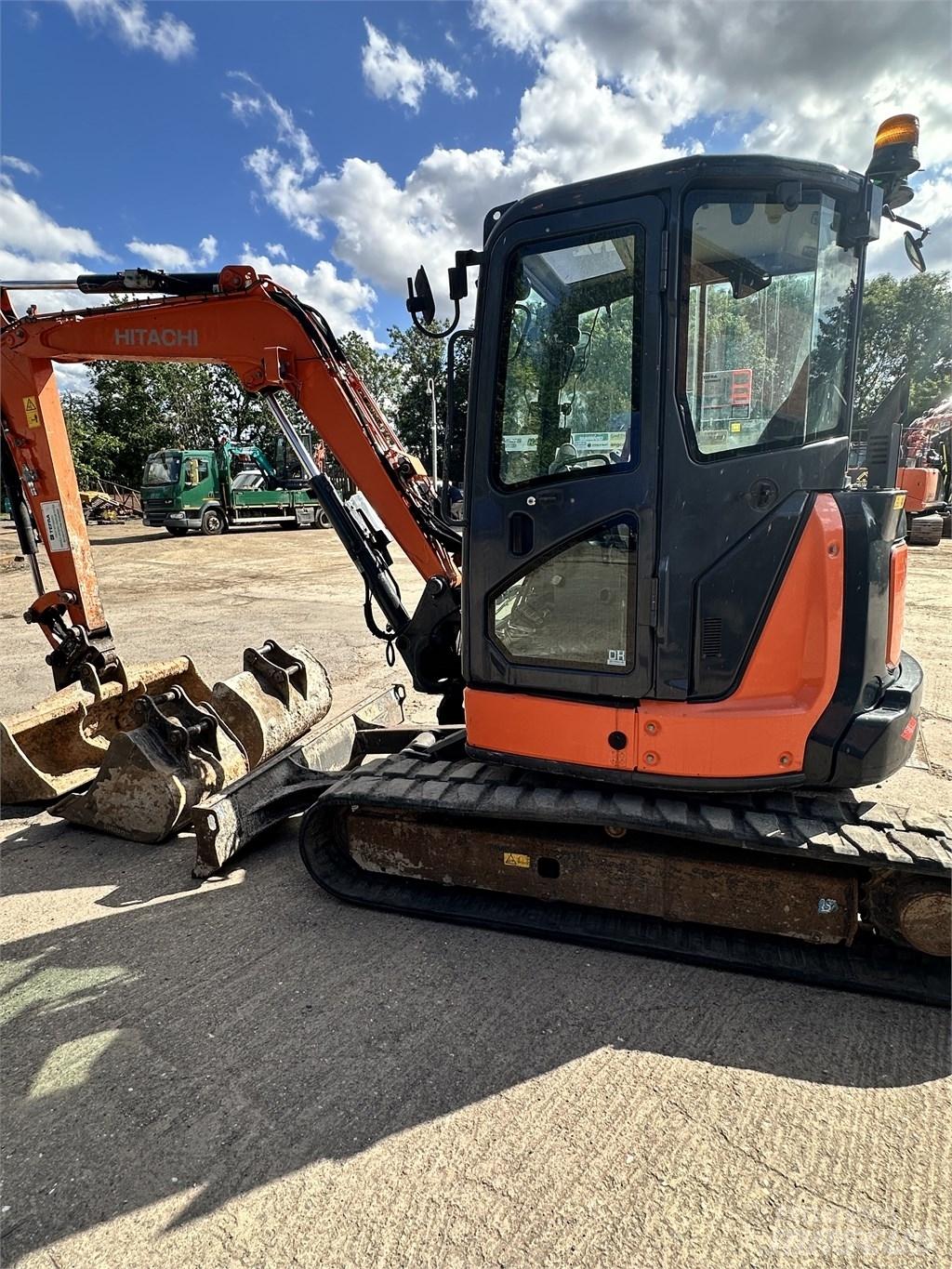 Hitachi 55U Mini bageri < 7t