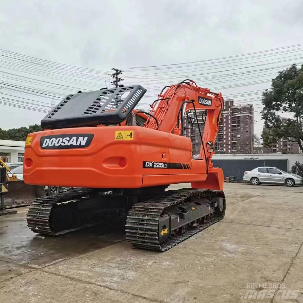 Doosan DX 225 LC Bageri guseničari