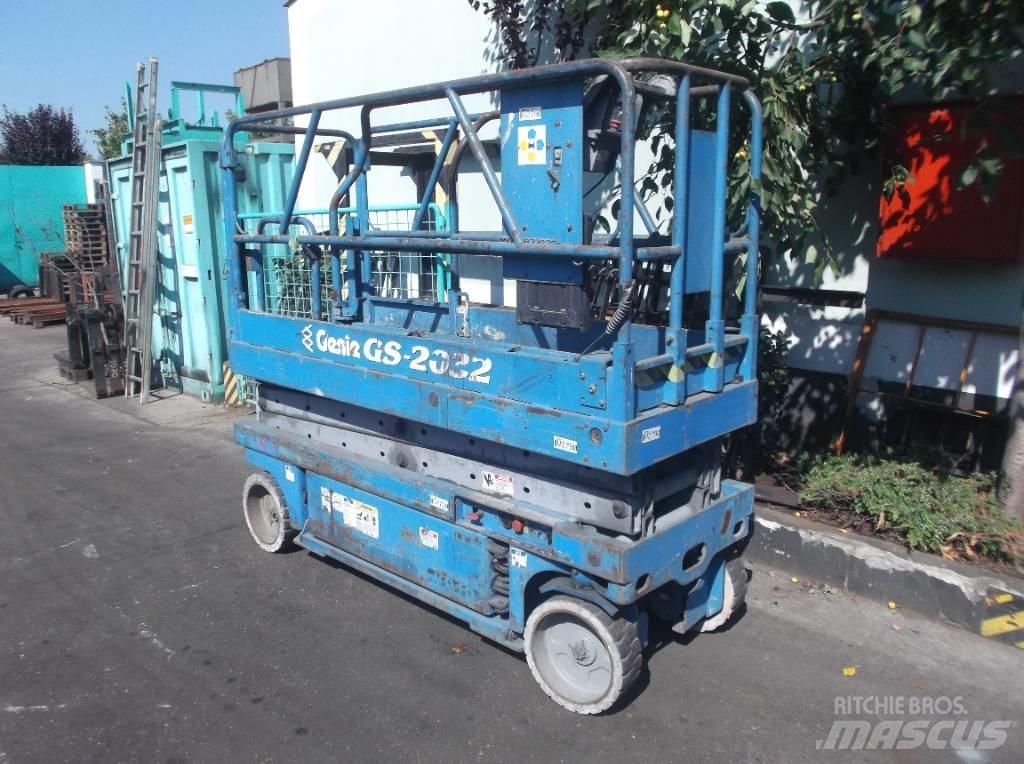 Genie GS 2032    V-2790 Jarbolne penjajuće platforme