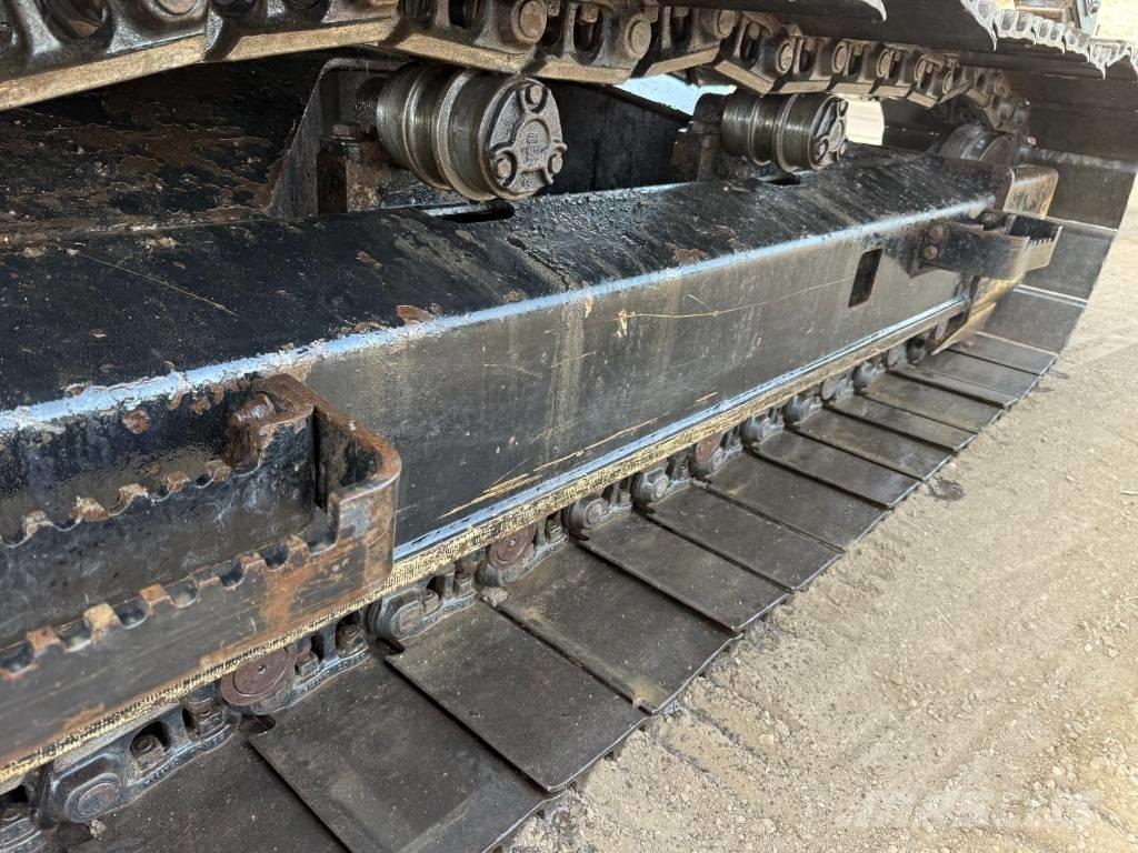 JCB JS 131 Bageri guseničari