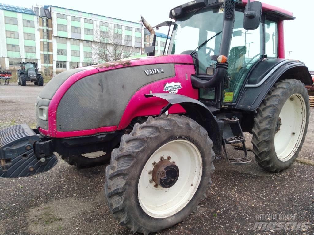 Valtra T 151 E Traktori