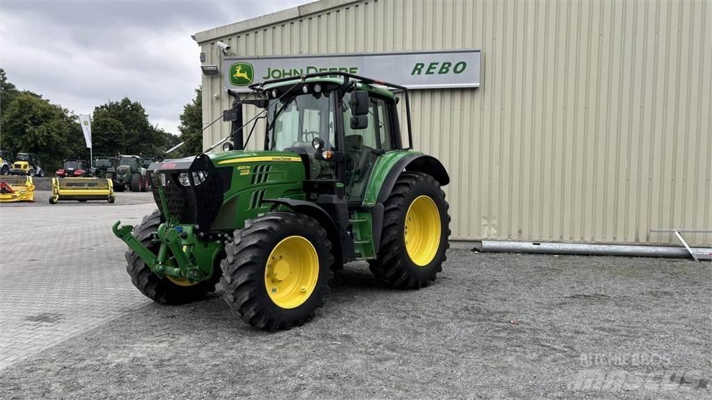 John Deere 6120M Manji traktori