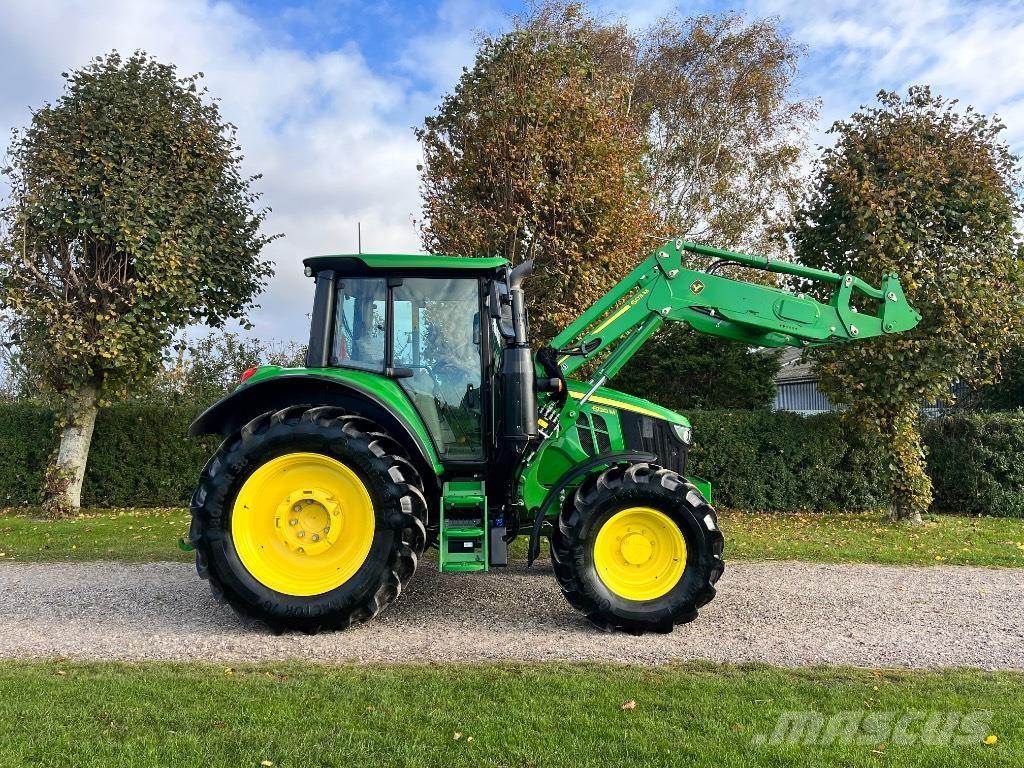 John Deere 6120 M Traktori