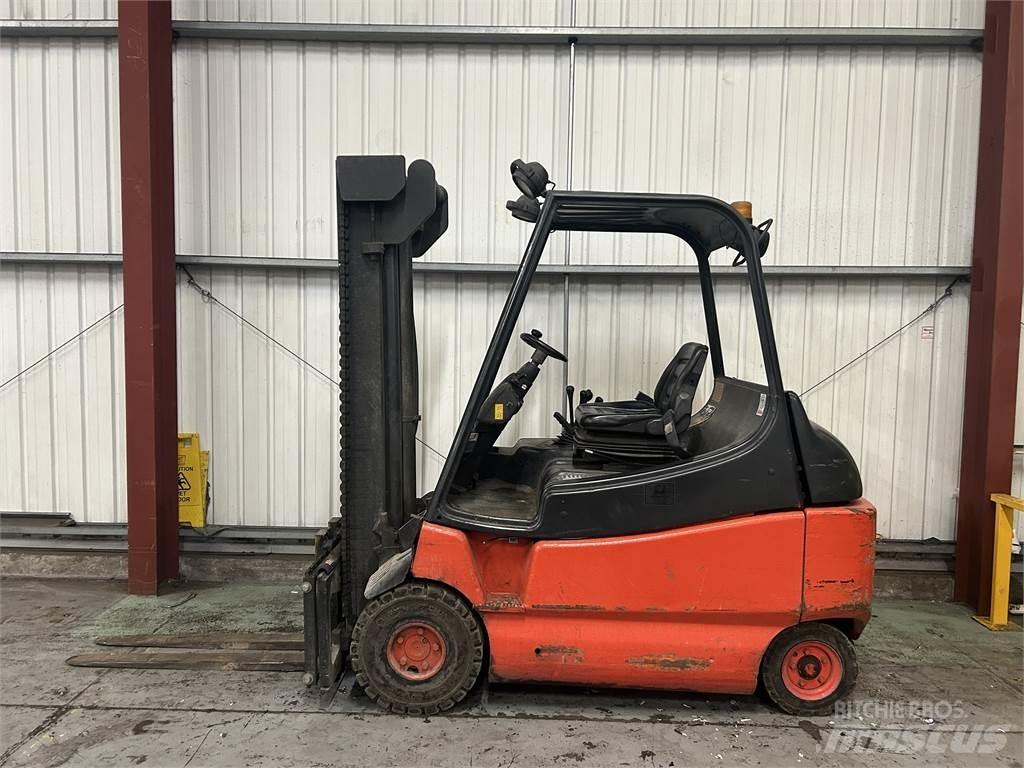 Linde E30-02 Električni viljuškari
