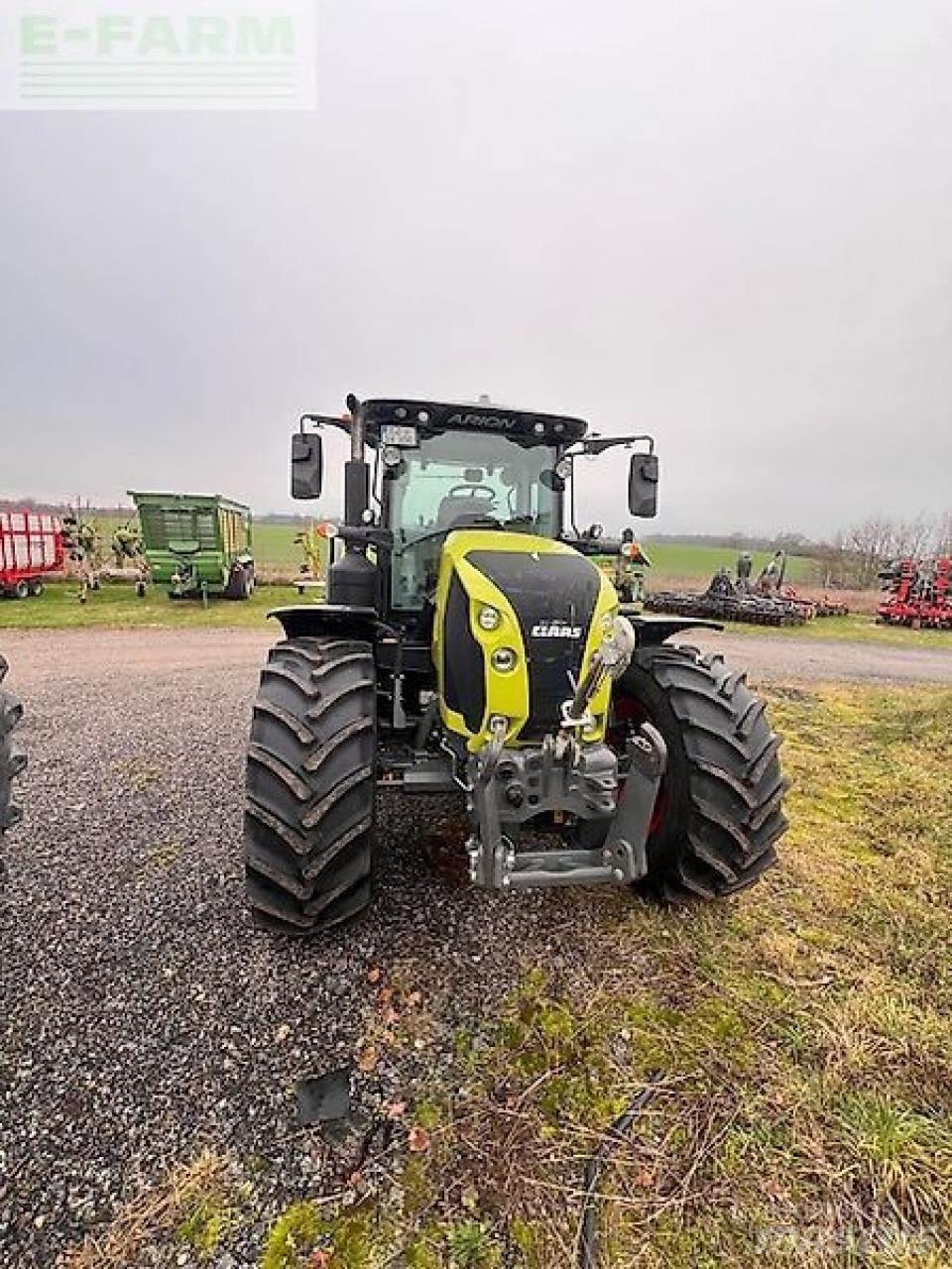 CLAAS arion 650 Traktori