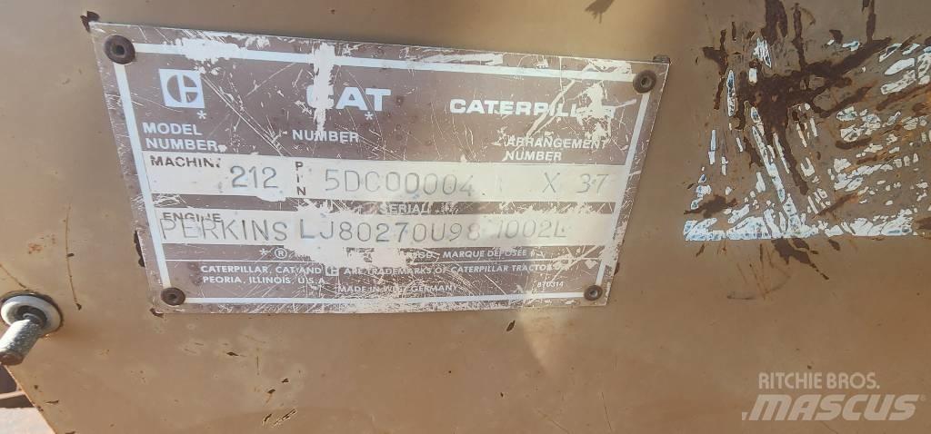 CAT 212 Bageri točkaši