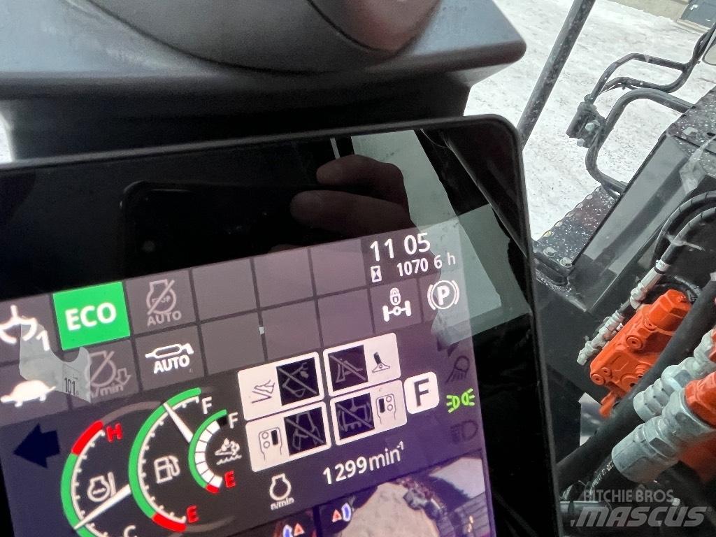 Hitachi ZX 135 W-7 Bageri točkaši