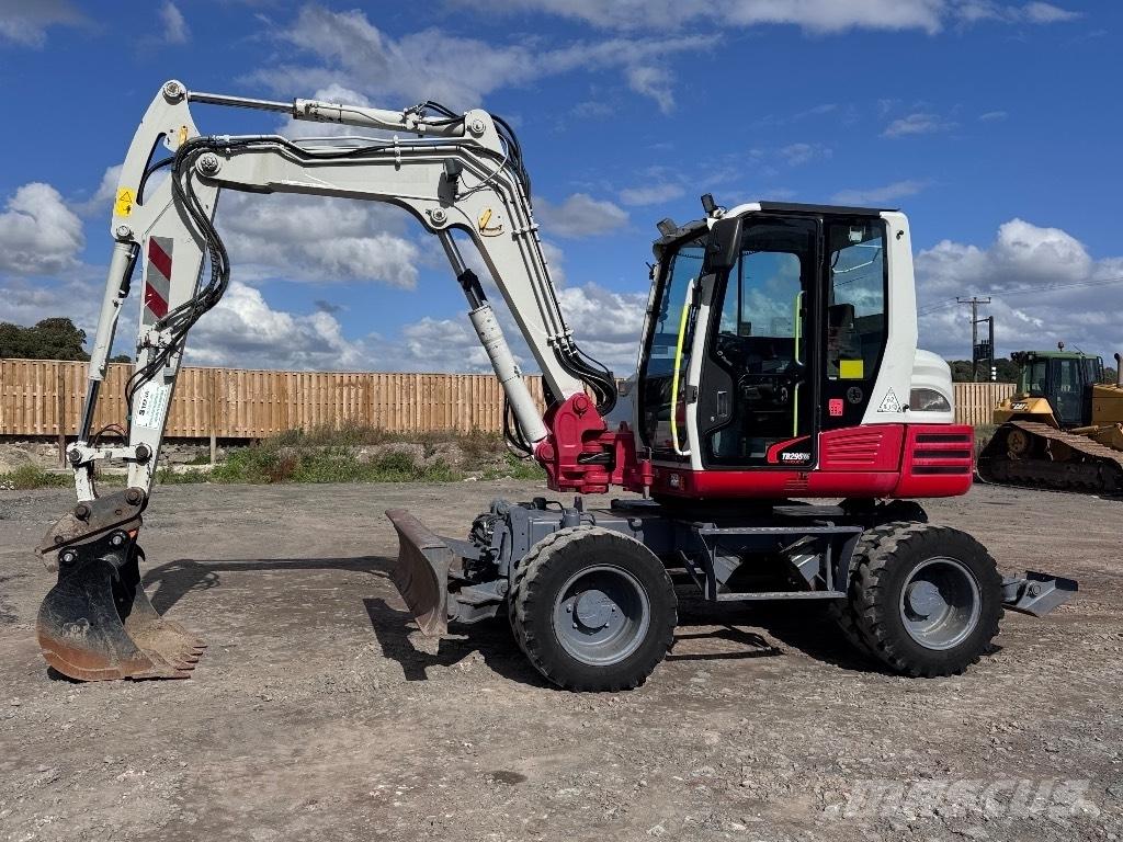Takeuchi TB 295 W Bageri točkaši