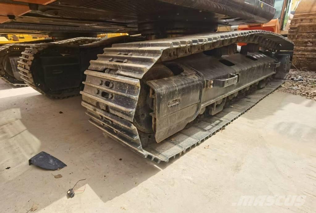 Hitachi ZX 210 Bageri guseničari