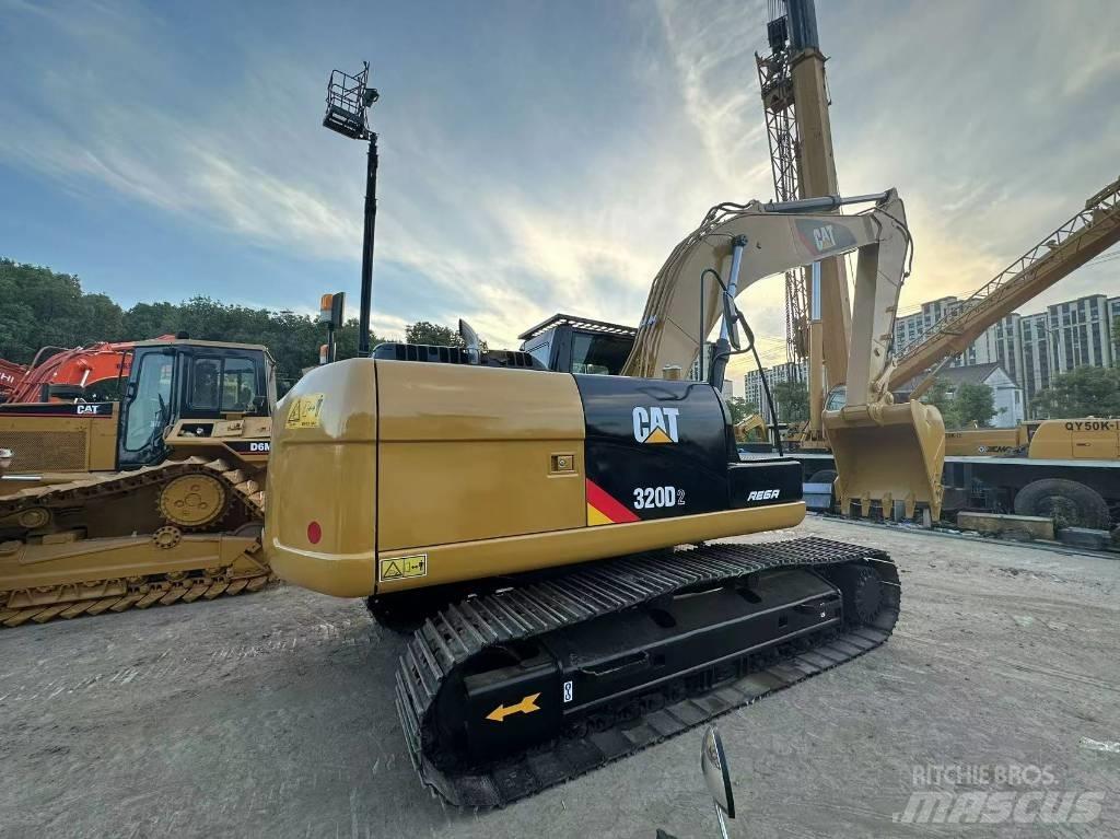 CAT 320D2 Bageri guseničari
