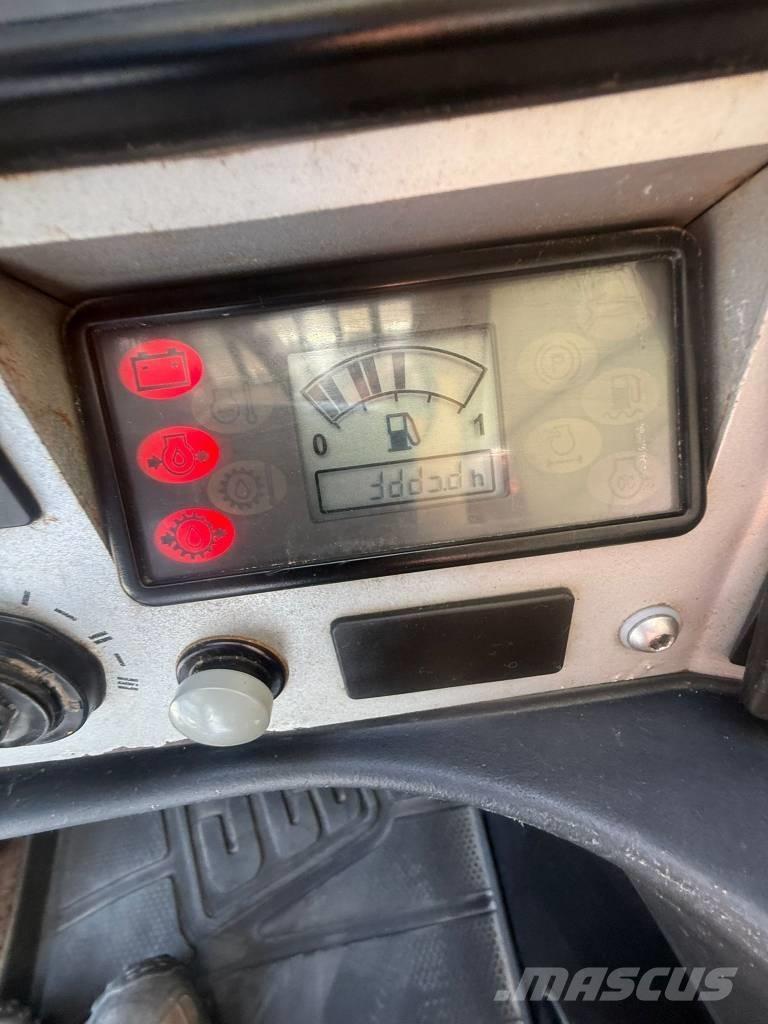 JCB 527-55 Poljoprivredni teleskopski utovarivači