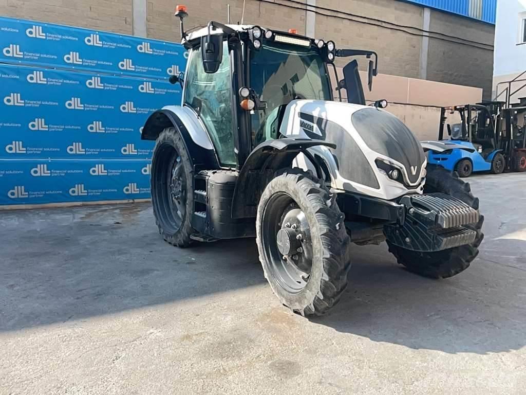 Valtra G135 Traktori