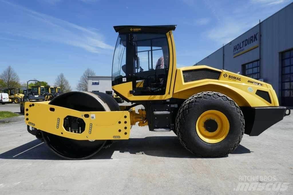 Bomag BW 213 D-5 Nabijači zemlje