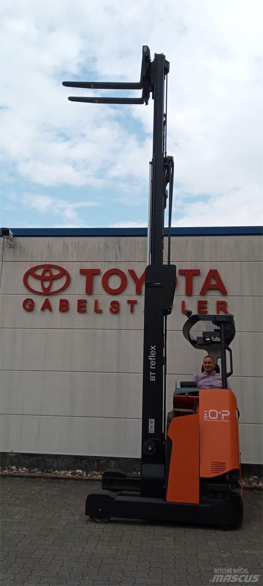 Toyota RRE 160H Viljuškari sa pomičnim stupom