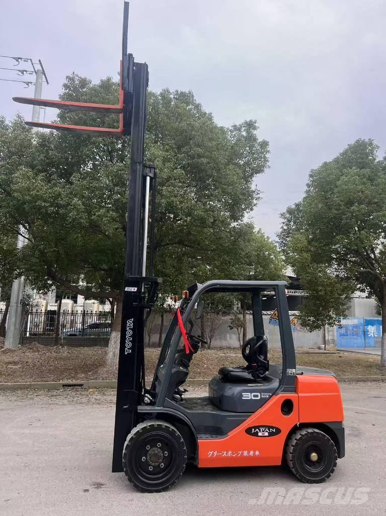 Toyota 3t Dizelski viljuškari