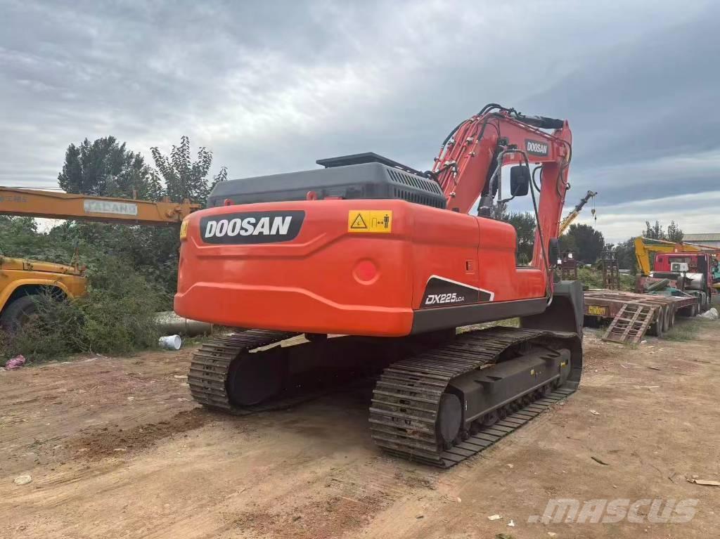 Doosan DX 225 Bageri guseničari