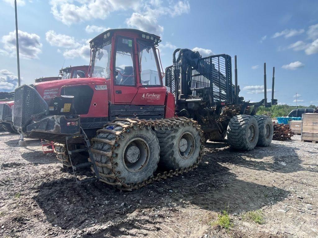 Komatsu 895 Forvarderi