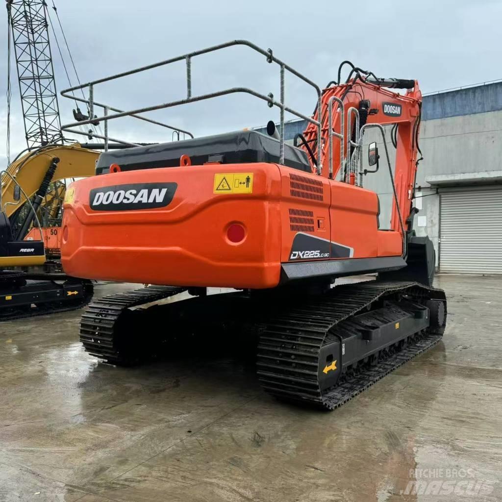 Doosan DX 225 LCA Bageri guseničari