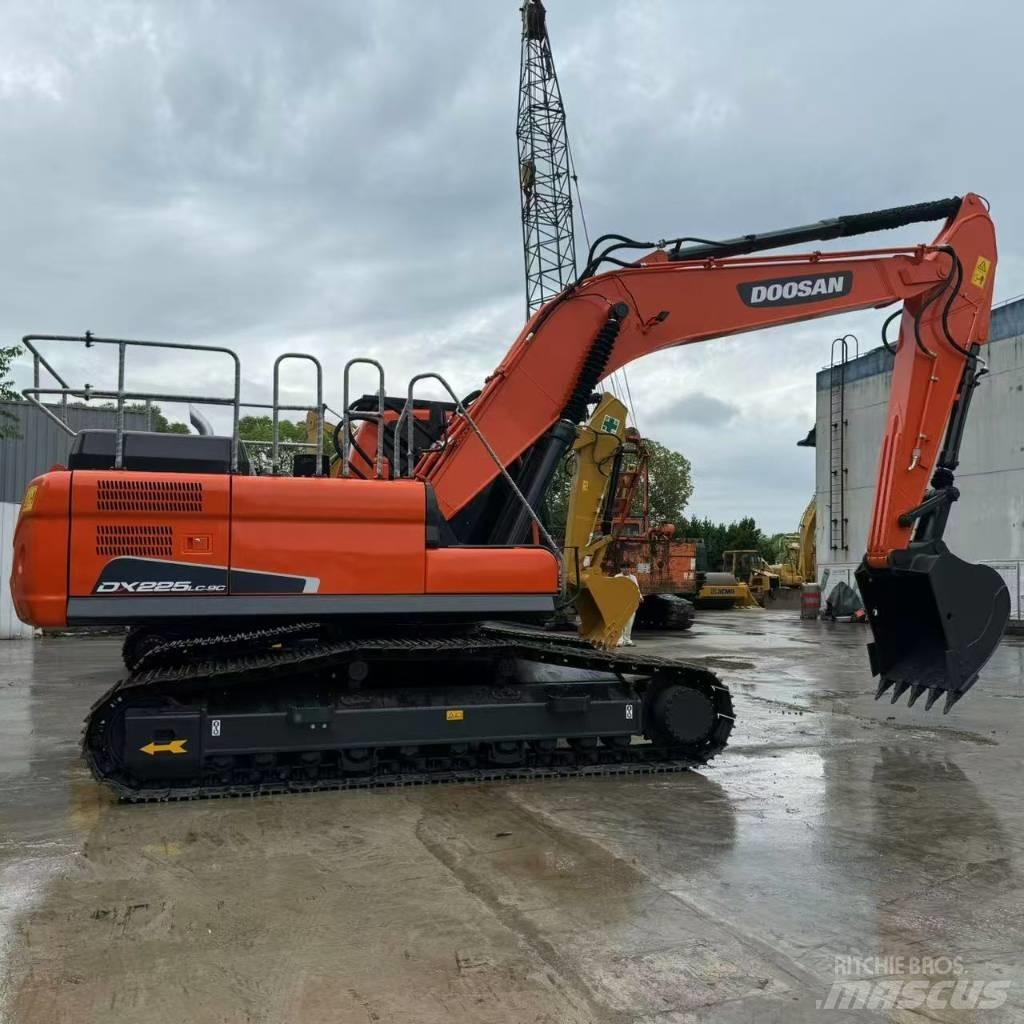 Doosan DX 225 LCA Bageri guseničari