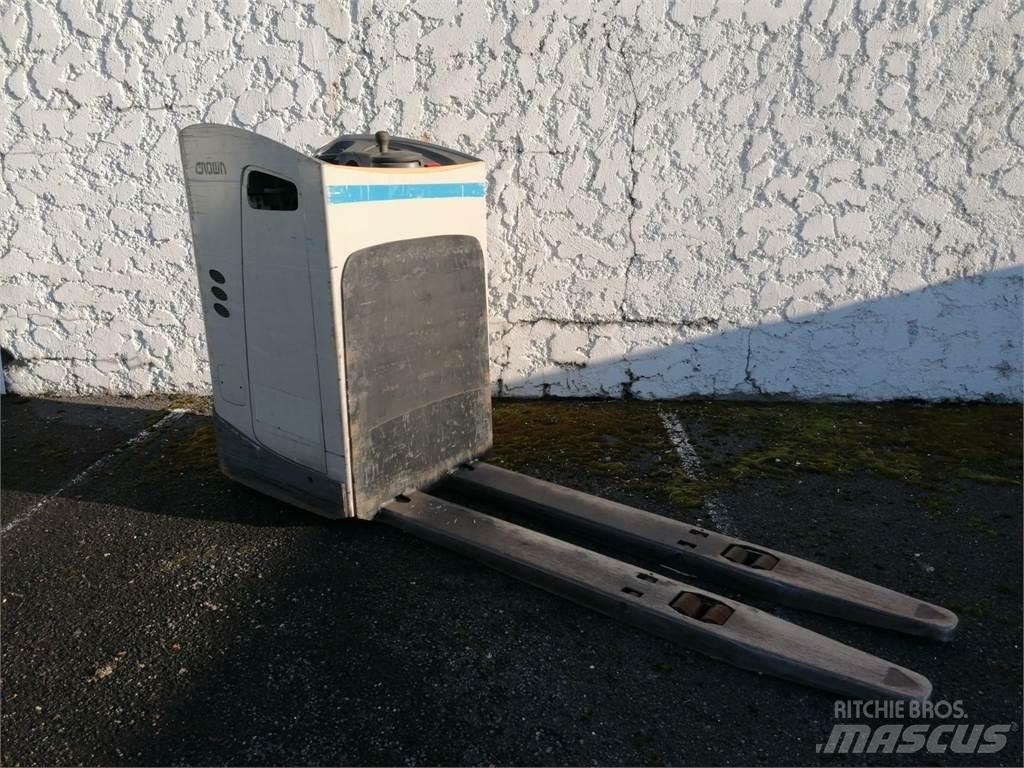 Crown RT4000 Samopogonski ručni viljuškari
