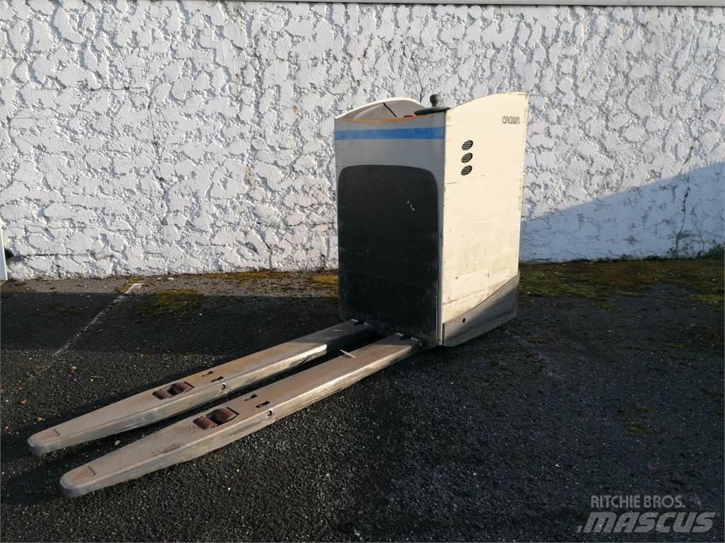 Crown RT4000 Samopogonski ručni viljuškari
