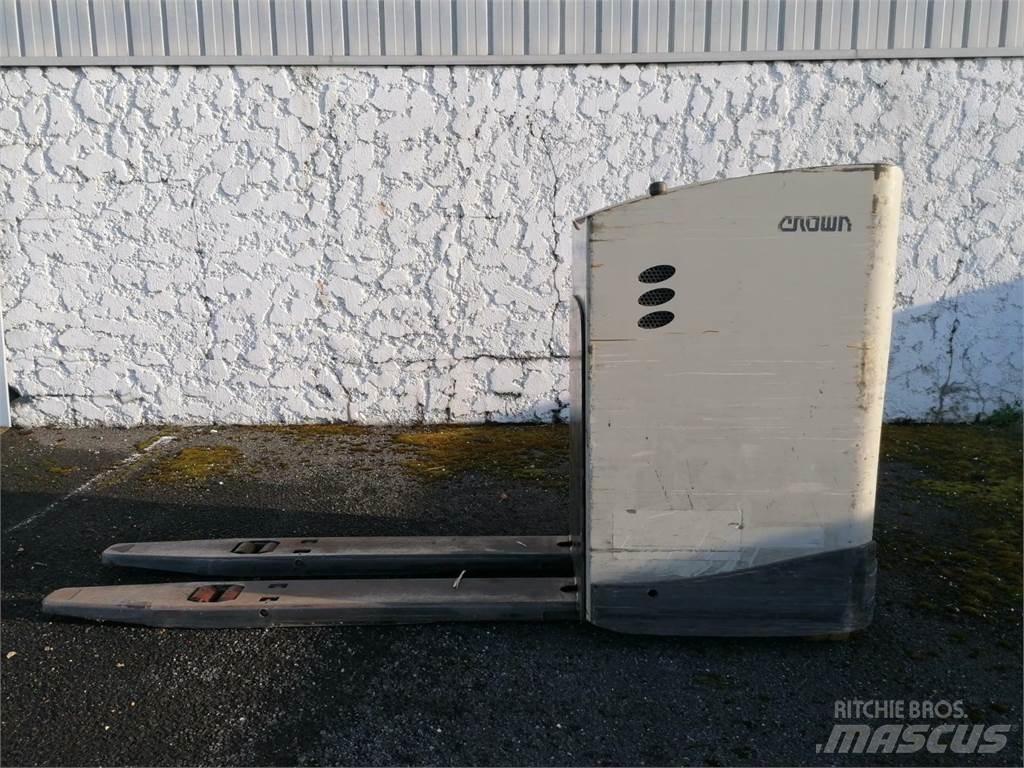 Crown RT4000 Samopogonski ručni viljuškari
