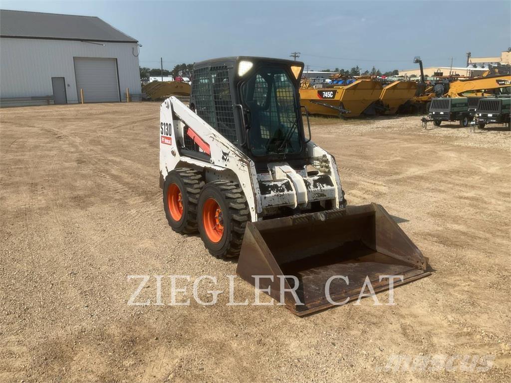 Bobcat S130 Skid steer mini utovarivači