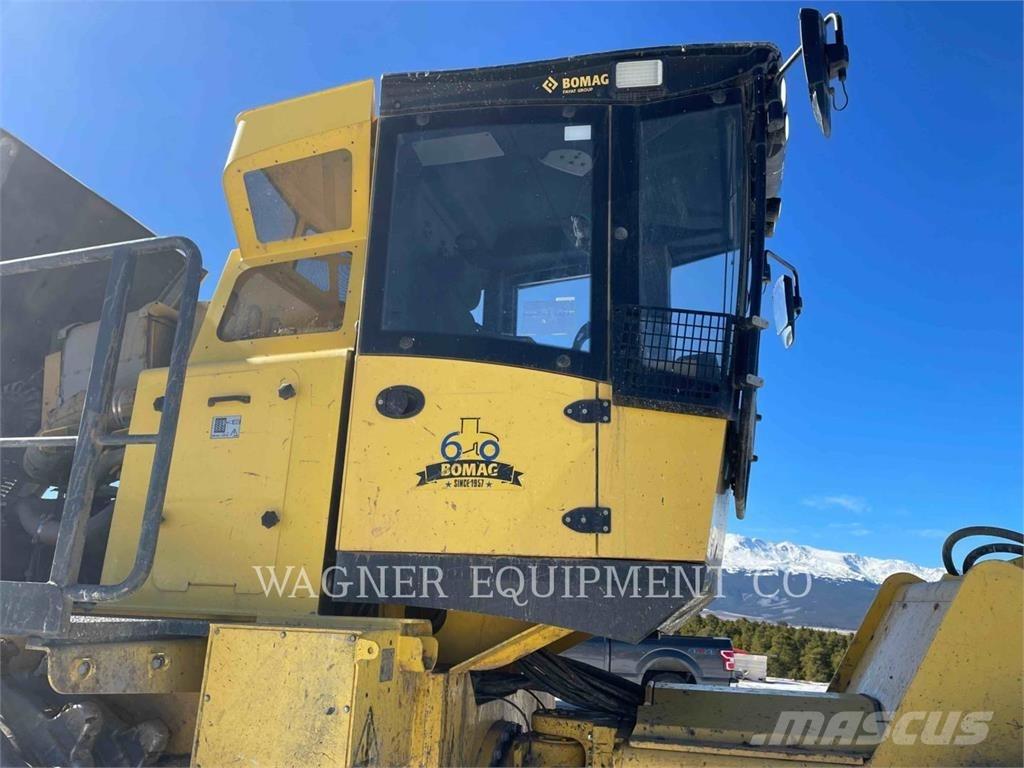 Bomag BC573RB-4 Nabijači zemlje