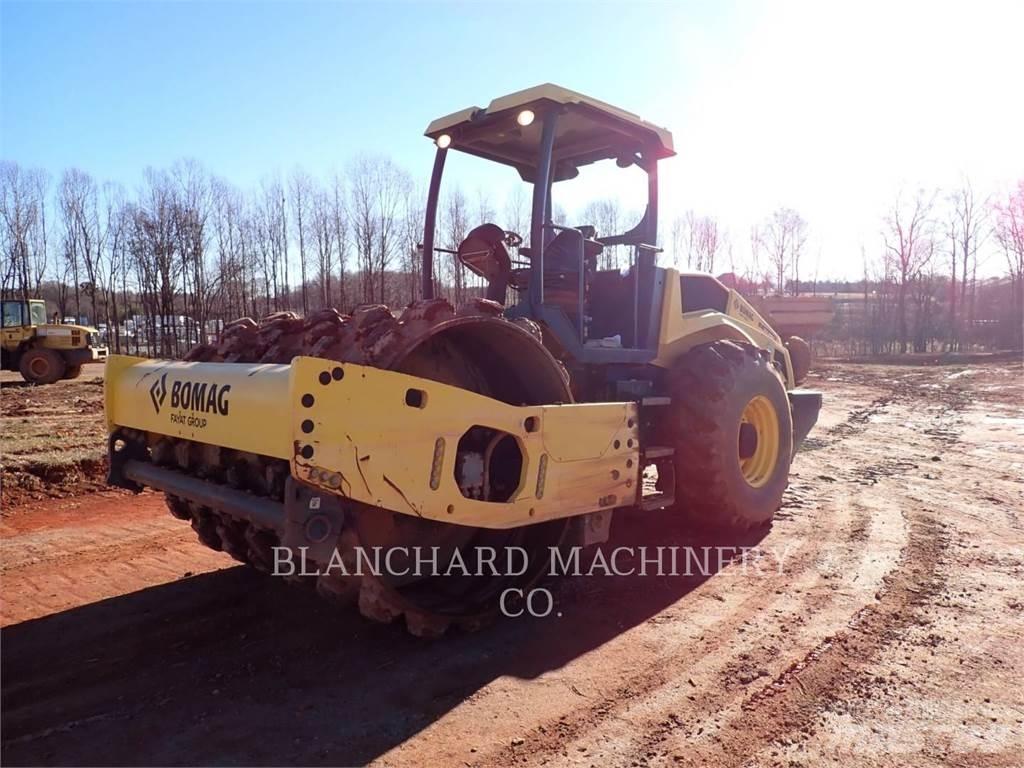 Bomag BW211PHD-5 Nabijači zemlje