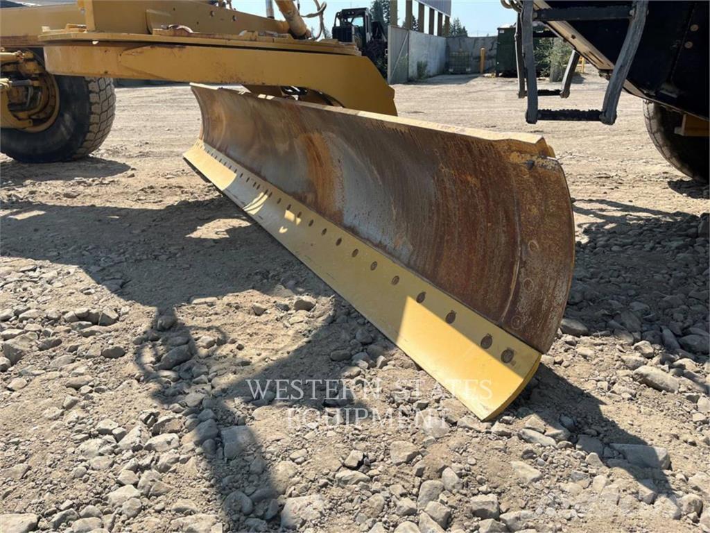 CAT 140 AWD Grejderi