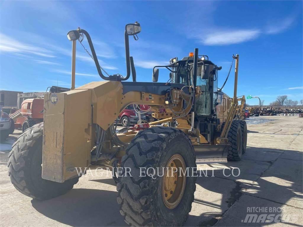 CAT 140M2 AWD Grejderi