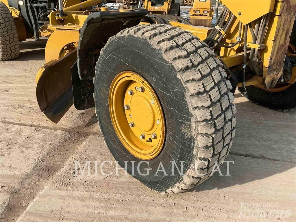 CAT 140M3 AWD Grejderi